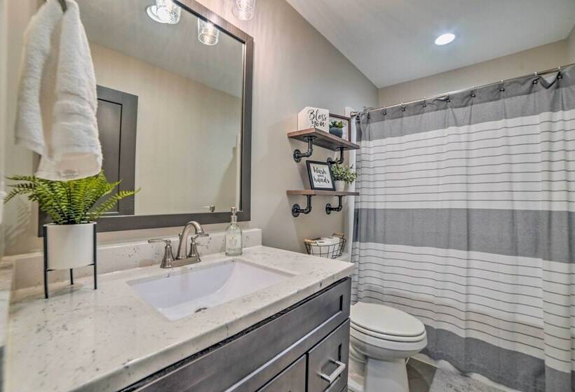 Modern Kentucky Lake Home W/ Deck, Dock, View