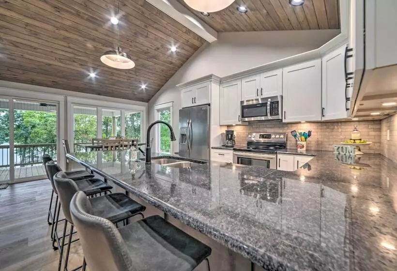 Modern Kentucky Lake Home W/ Deck, Dock, View