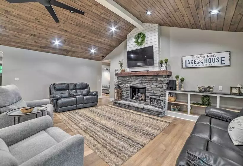 Modern Kentucky Lake Home W/ Deck, Dock, View