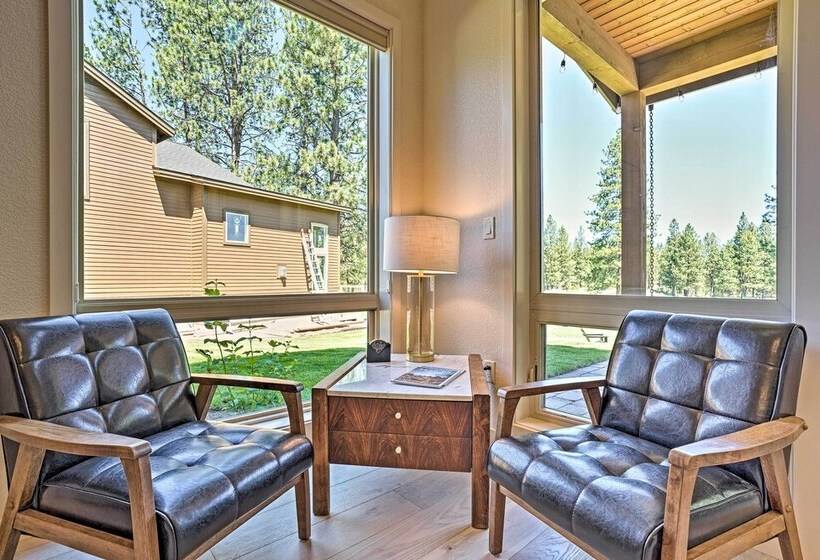 Mountain Base Lodge: 6 Miles To Downtown Bend
