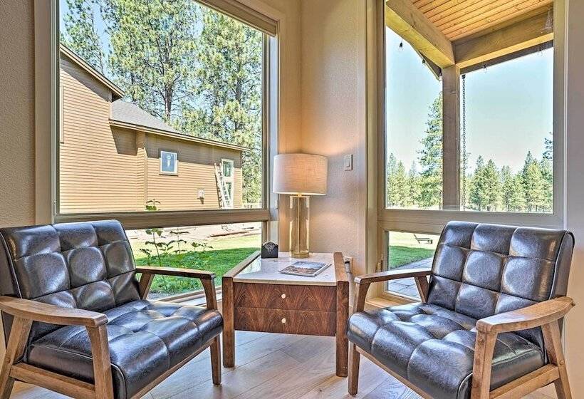Mountain Base Lodge: 6 Miles To Downtown Bend