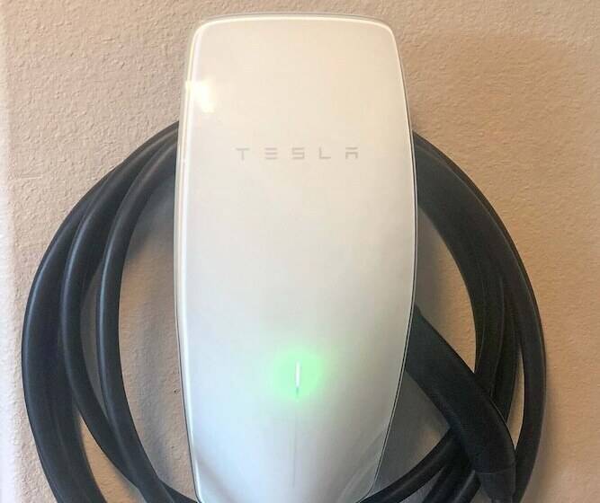 Mountain Base Lodge: 6 Miles To Downtown Bend