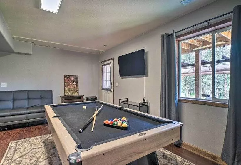 Mtn View Home On 3 Acres W/ Arcade & Hot Tub!