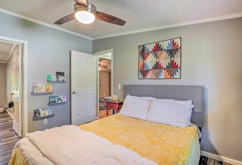 Noteworthy Cabin: Grill, Walk To Beaver Lake!