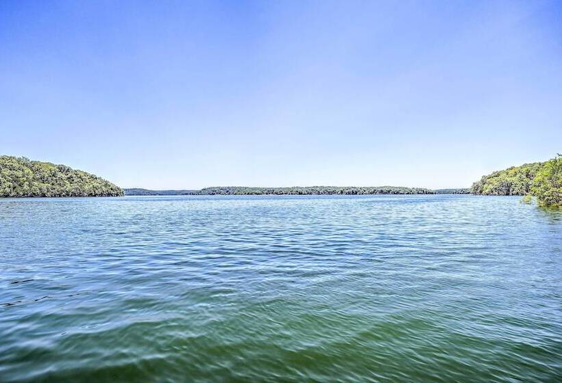 Noteworthy Cabin: Grill, Walk To Beaver Lake!