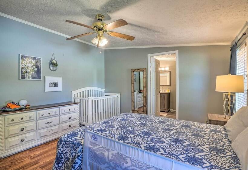 Noteworthy Cabin: Grill, Walk To Beaver Lake!