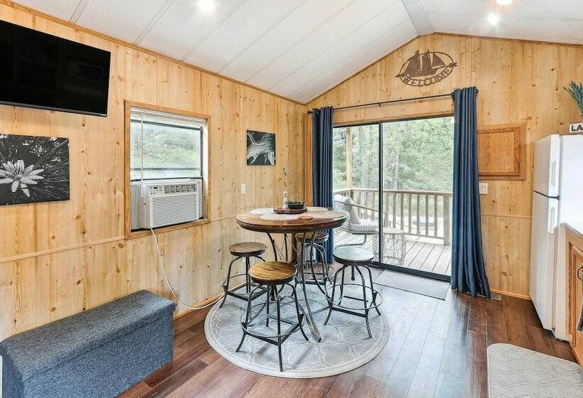 Oak Grove Nature Retreat W/ Kayaks & Mountain View