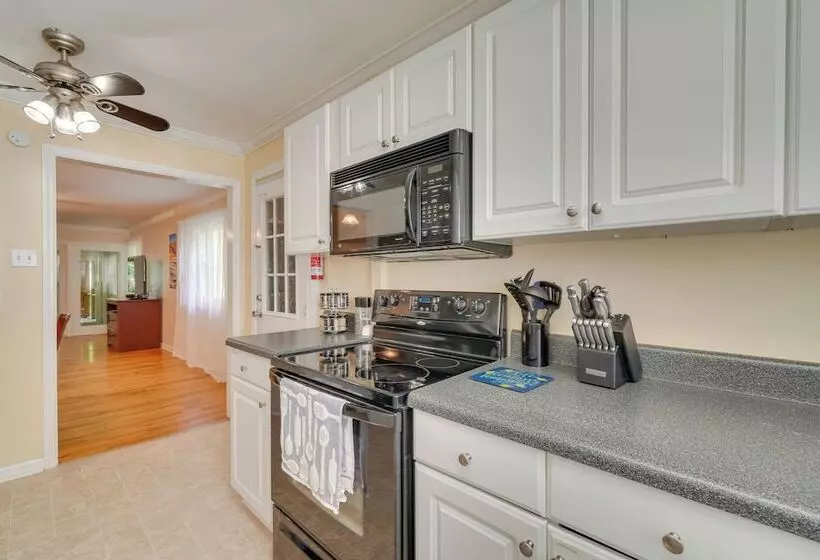 Oak Ridge Retreat W/ Porch < 1 Mi To Downtown