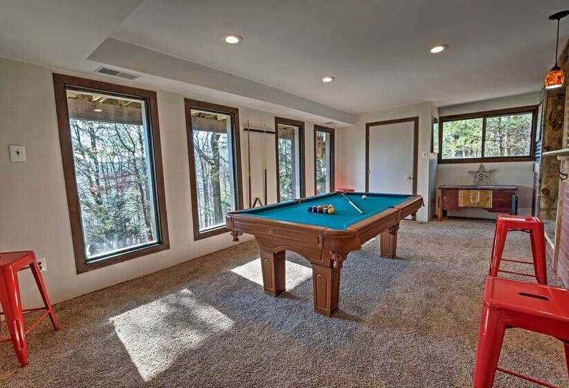 Poconos Cabin On 3 Acres 5 Mi To Blue Mountain!