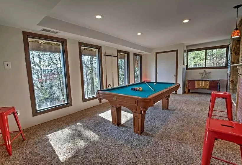 Poconos Cabin On 3 Acres   5 Mi To Blue Mountain!