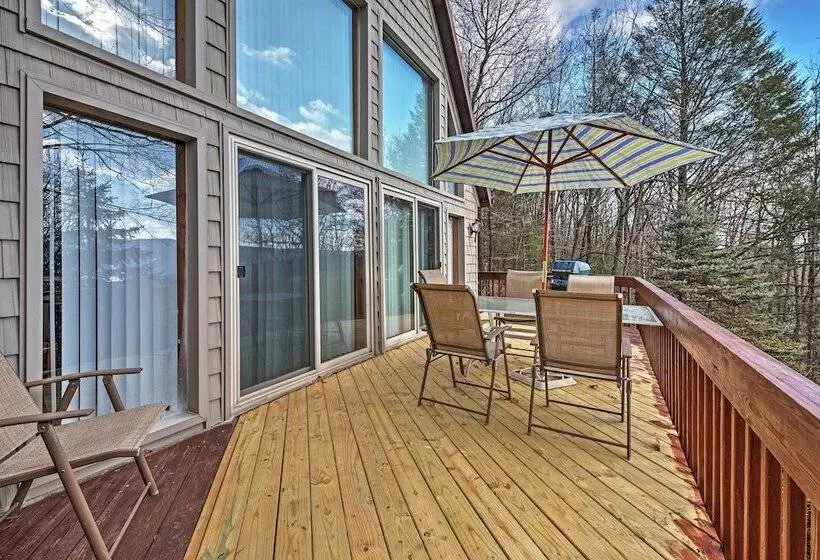 Poconos Cabin On 3 Acres   5 Mi To Blue Mountain!