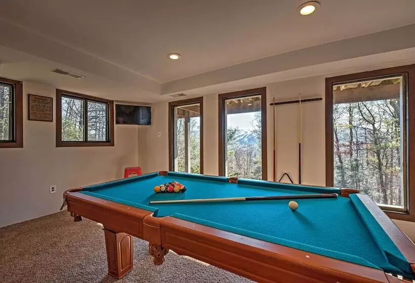 Poconos Cabin On 3 Acres   5 Mi To Blue Mountain!