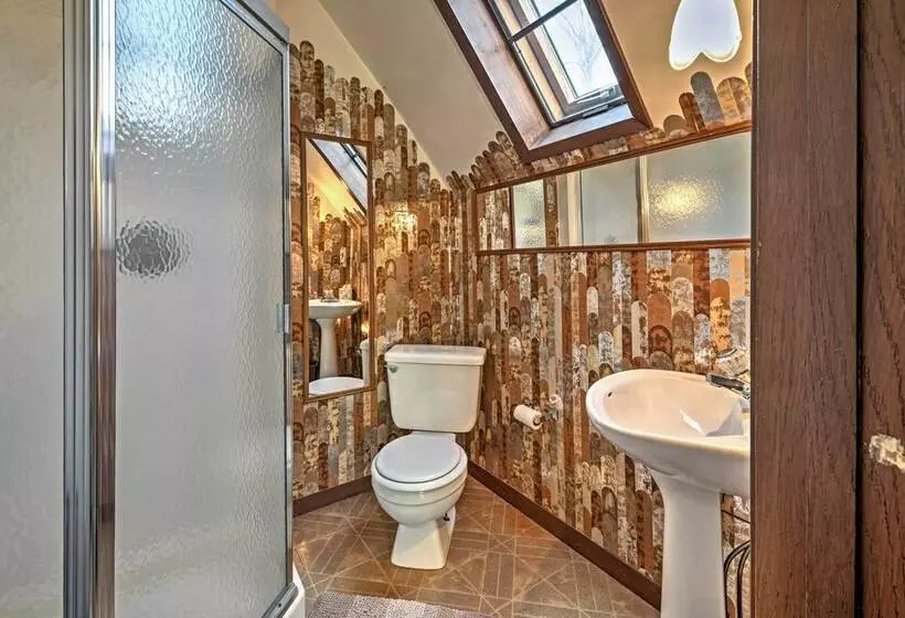 Poconos Cabin On 3 Acres   5 Mi To Blue Mountain!