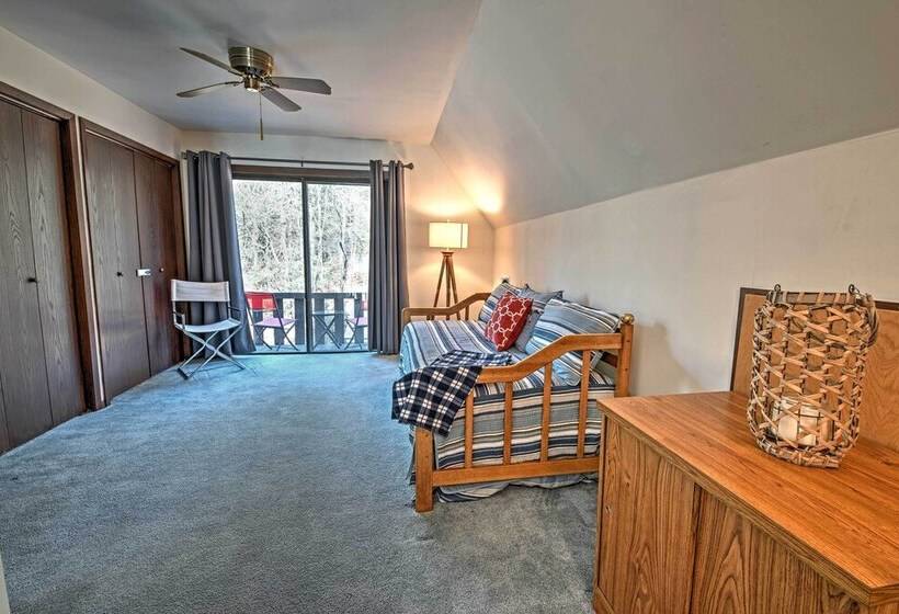 Poconos Cabin On 3 Acres 5 Mi To Blue Mountain!