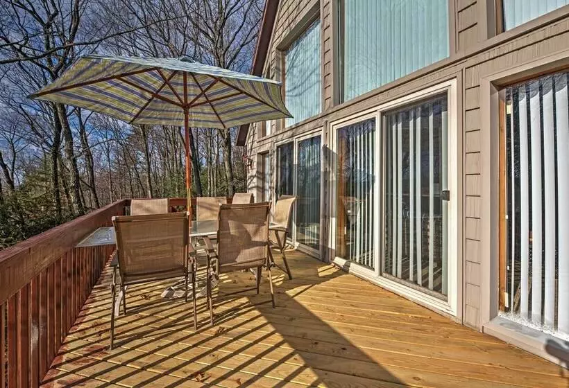 Poconos Cabin On 3 Acres   5 Mi To Blue Mountain!