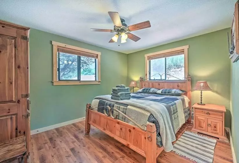 Deck & Mogollon Rim Views: Secluded Payson Cabin