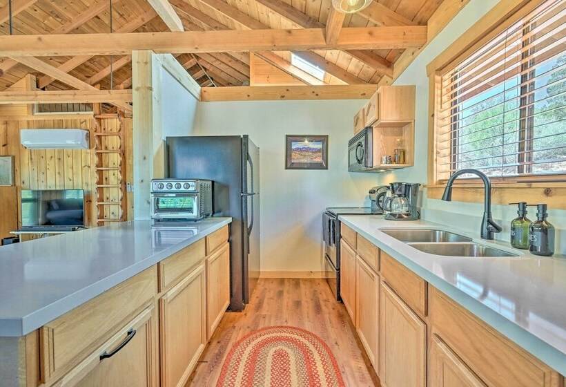 Deck & Mogollon Rim Views: Secluded Payson Cabin