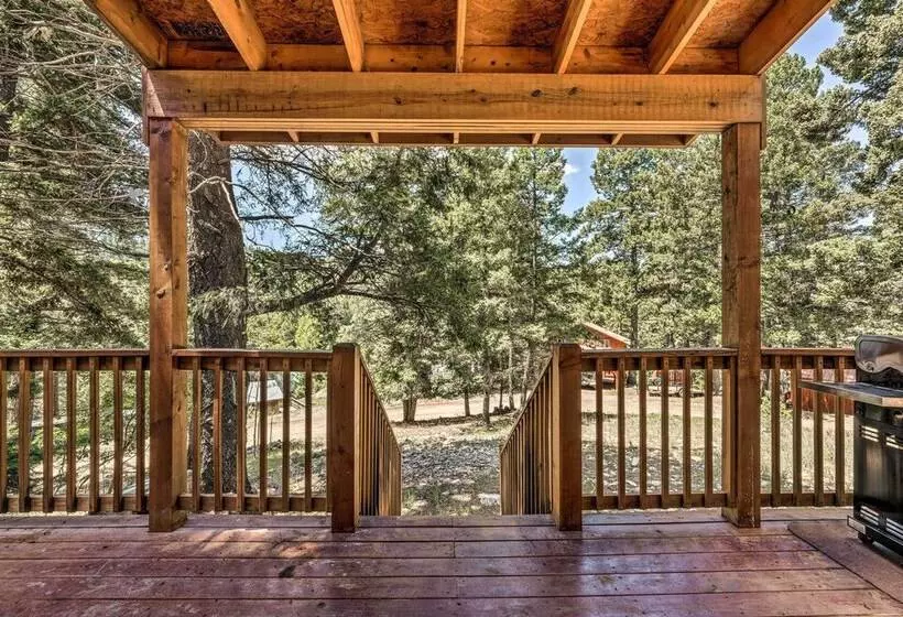 Peaceful & Private Cloudcroft Cabin With Deck!
