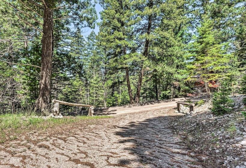 Peaceful & Private Cloudcroft Cabin With Deck!
