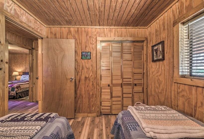 Peaceful & Private Cloudcroft Cabin With Deck!