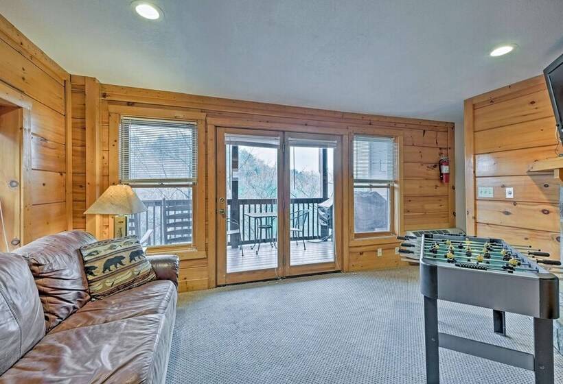 Pigeon Forge Resort Studio Cabin On Dollywood Ln!