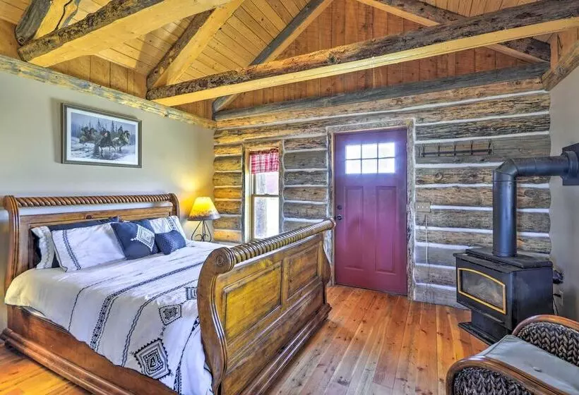 Remote Escape: Clark Home W/ Incredible View