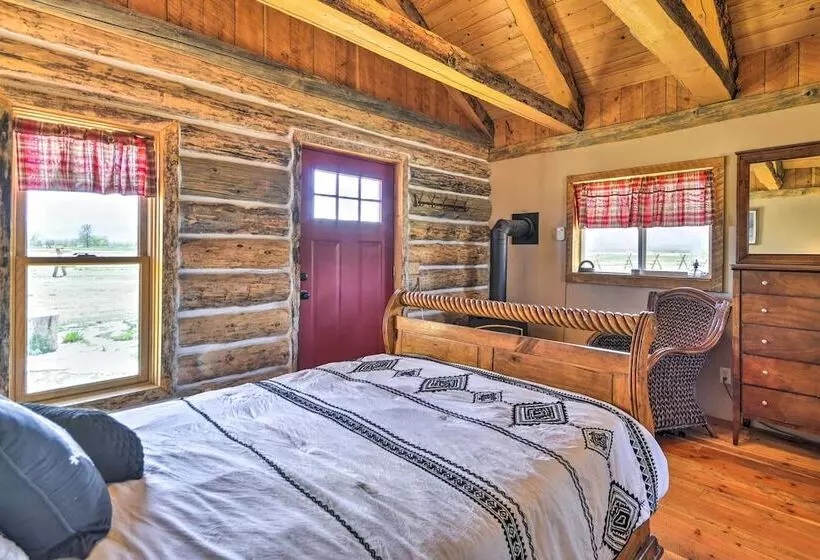 Remote Escape: Clark Home W/ Incredible View