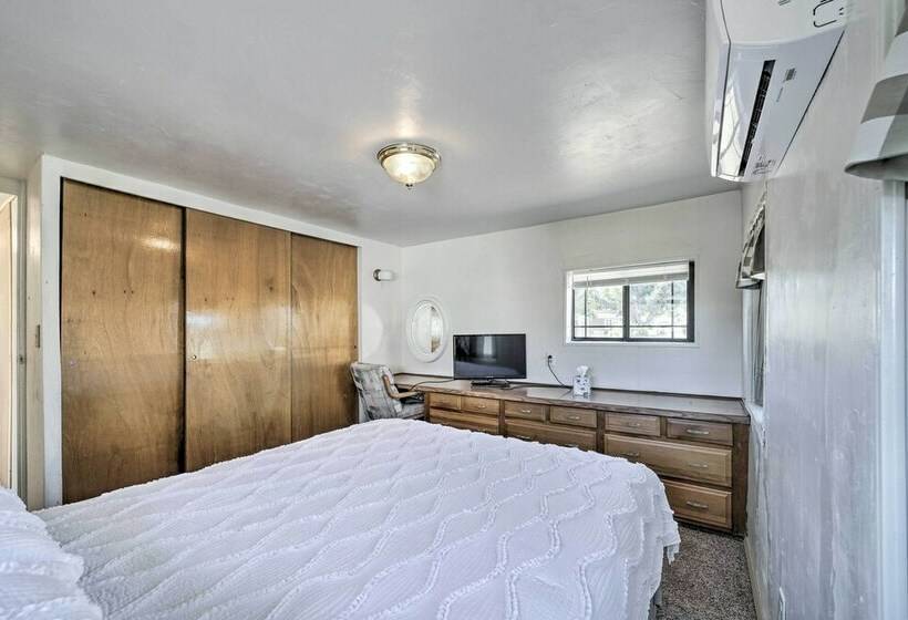 Roosevelt Retreat W/ Fire Pit ~ 3 Mi To Lake!