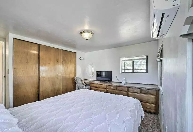 Roosevelt Retreat W/ Fire Pit ~ 3 Mi To Lake!