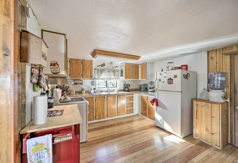 Roosevelt Retreat W/ Fire Pit ~ 3 Mi To Lake!