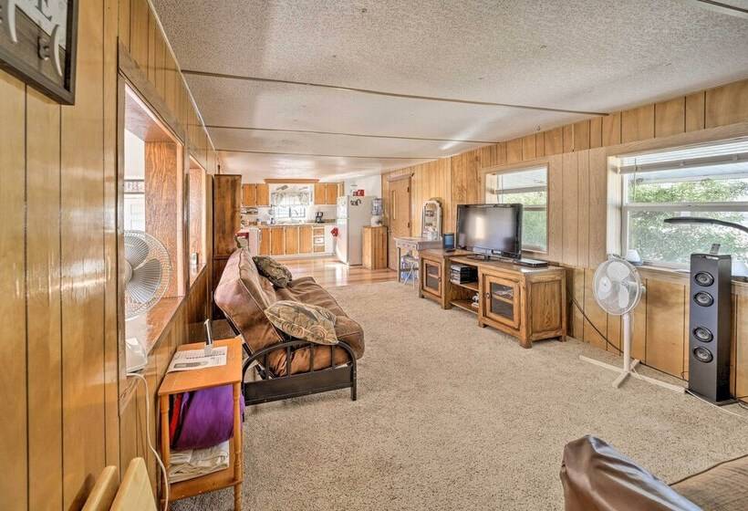 Roosevelt Retreat W/ Fire Pit ~ 3 Mi To Lake!