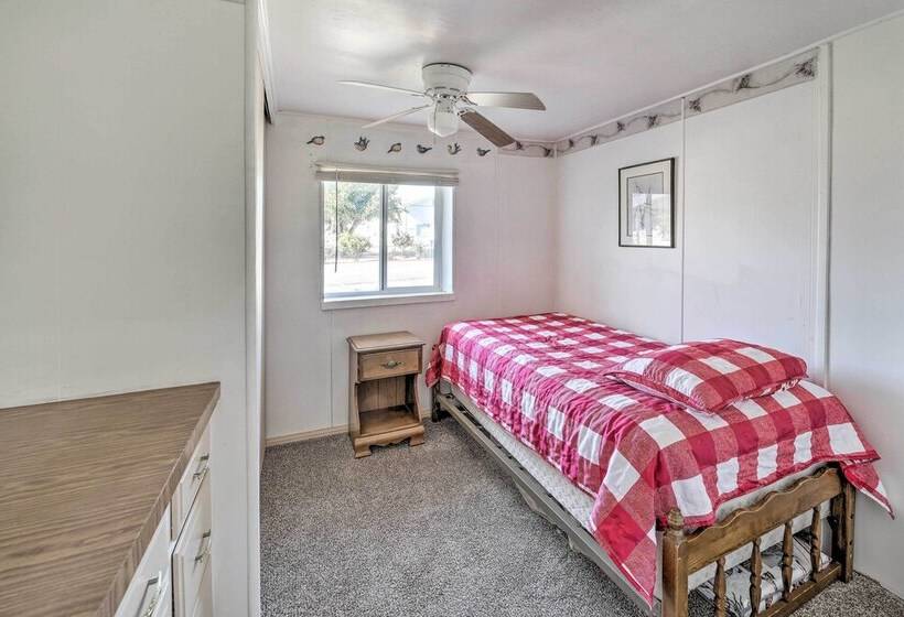 Roosevelt Retreat W/ Fire Pit ~ 3 Mi To Lake!