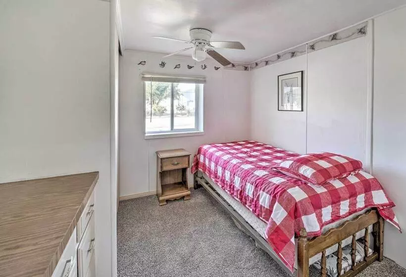 Roosevelt Retreat W/ Fire Pit ~ 3 Mi To Lake!