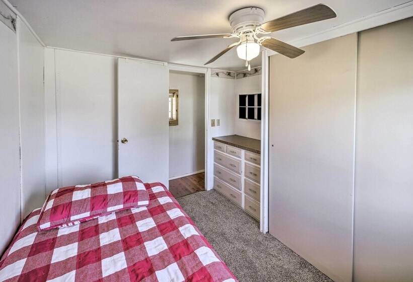 Roosevelt Retreat W/ Fire Pit ~ 3 Mi To Lake!