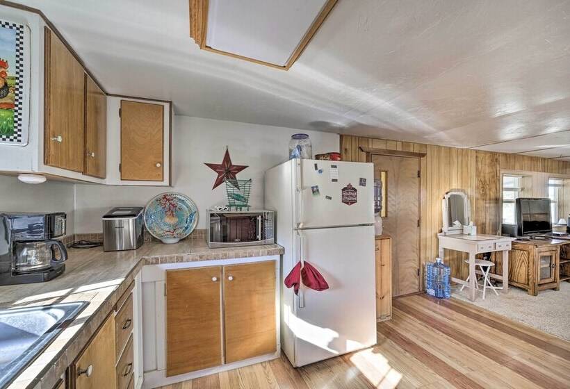 Roosevelt Retreat W/ Fire Pit ~ 3 Mi To Lake!