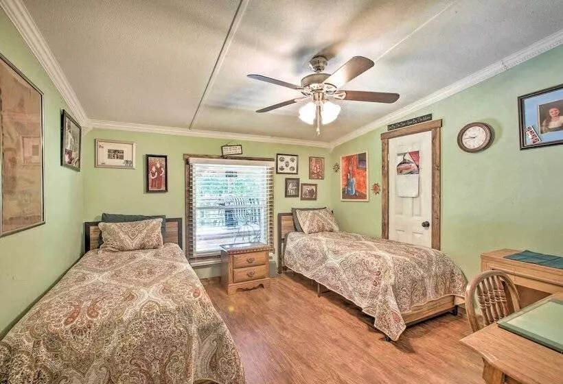 Rustic Tennessee Country Retreat On 2 Acres!