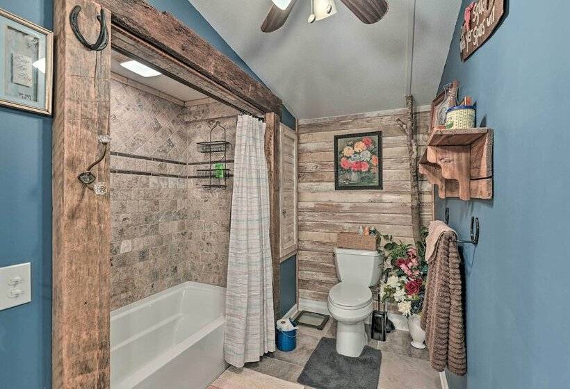 Rustic Tennessee Country Retreat On 2 Acres!