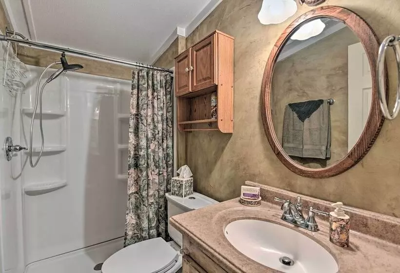 Rustic Tennessee Country Retreat On 2 Acres!