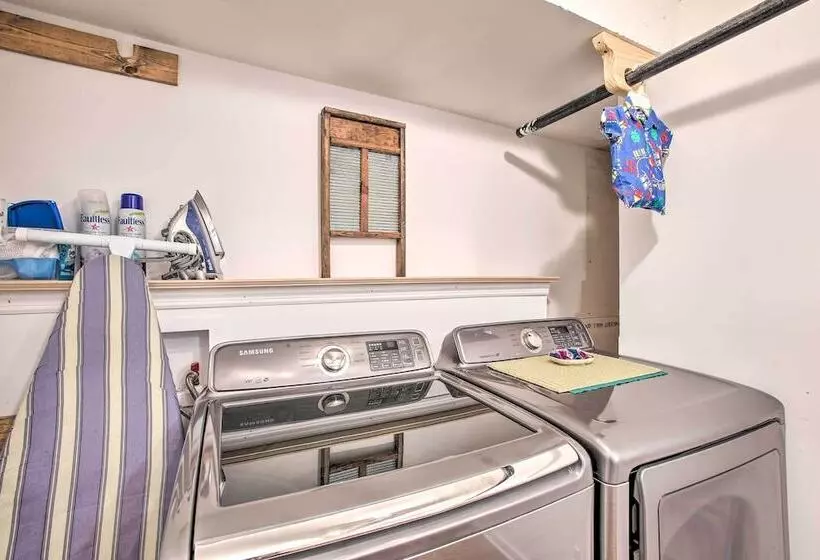 Rustic Tennessee Country Retreat On 2 Acres!