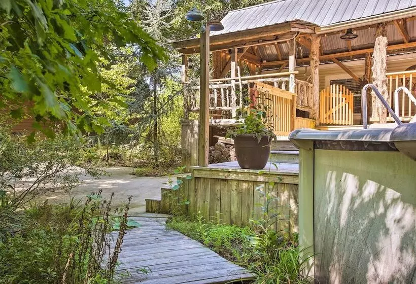 Rustic Tennessee Country Retreat On 2 Acres!