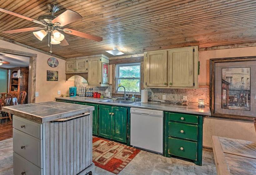 Rustic Tennessee Country Retreat On 2 Acres!