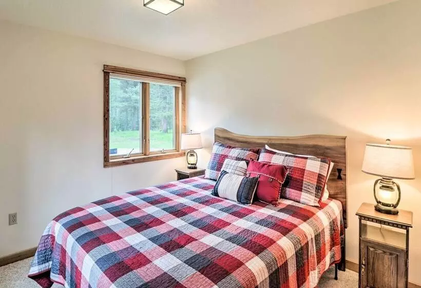 Secluded Bigfork Cabin W/ Huge Yard + Grill!