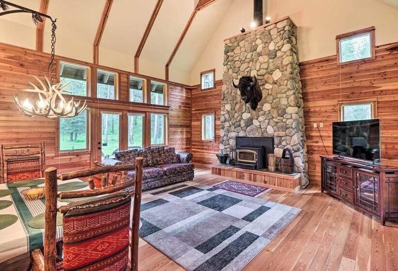 Secluded Bigfork Cabin W/ Huge Yard + Grill!