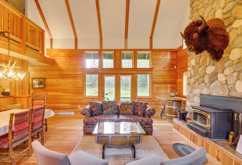 Secluded Bigfork Cabin W/ Huge Yard + Grill!