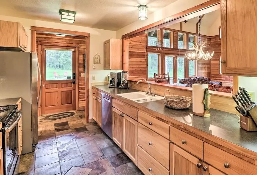 Secluded Bigfork Cabin W/ Huge Yard + Grill!