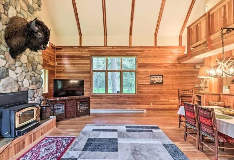 Secluded Bigfork Cabin W/ Huge Yard + Grill!