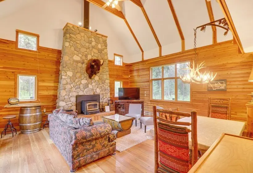 Secluded Bigfork Cabin W/ Huge Yard + Grill!