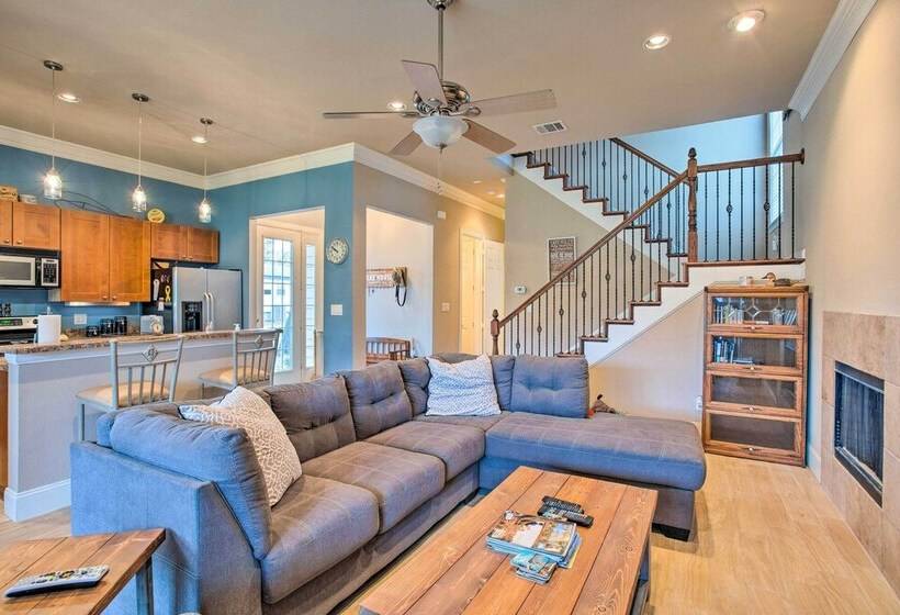 Cedar Creek Reservoir Home W/ Deck & Fire Pit!