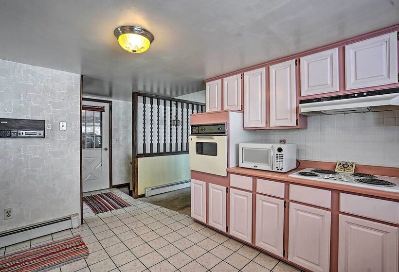 Crooked Lake Cottage W/ Views & Furnished Deck