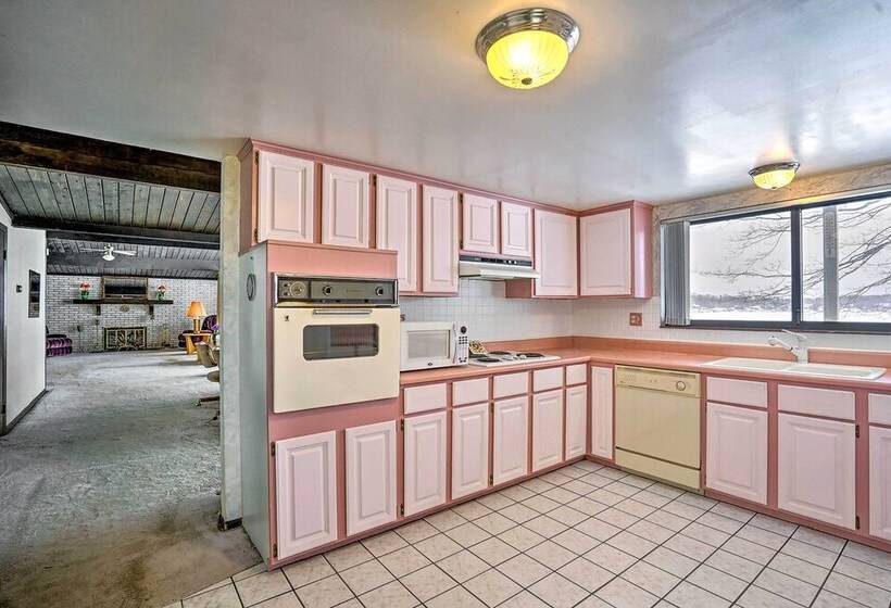 Crooked Lake Cottage W/ Views & Furnished Deck